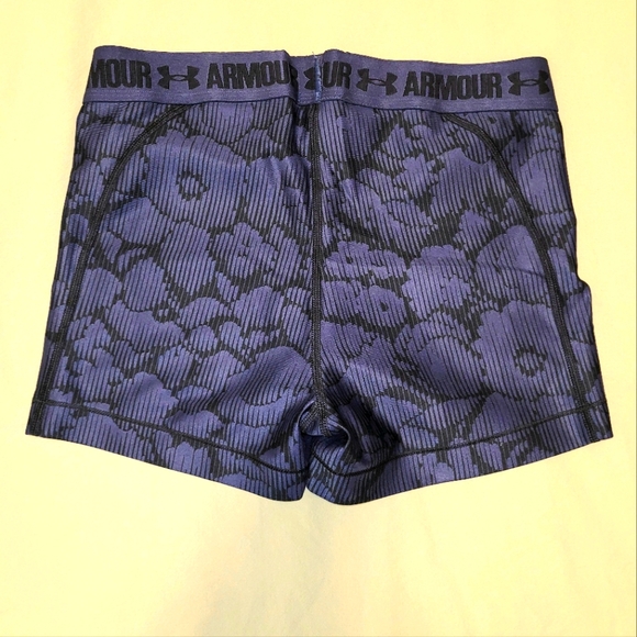 Under Armour workout shorts - Picture 3 of 3